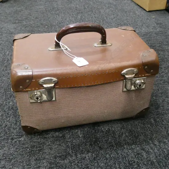 VINTAGE 'MODERN BAGS LTD' SMALL TRAVEL CASE, 310mm