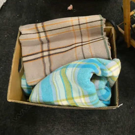 BOX LOT ONEHUNGA BLANKETS ETC