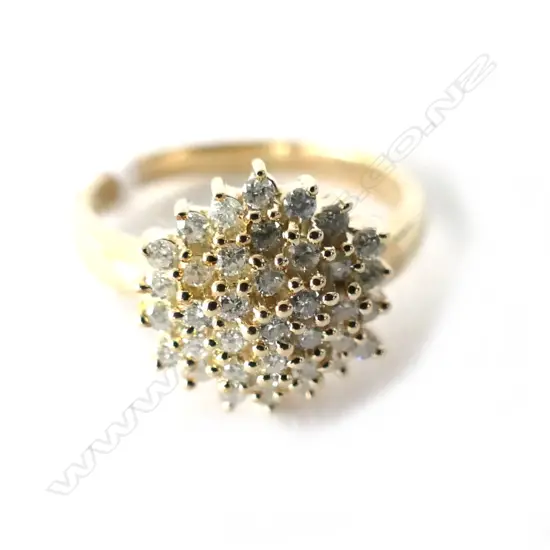9CT YELLOW GOLD 37 DIA. CLUSTER RING .50TDW