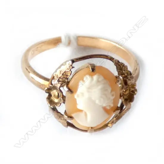 Cameo ring, set in 9ct gold