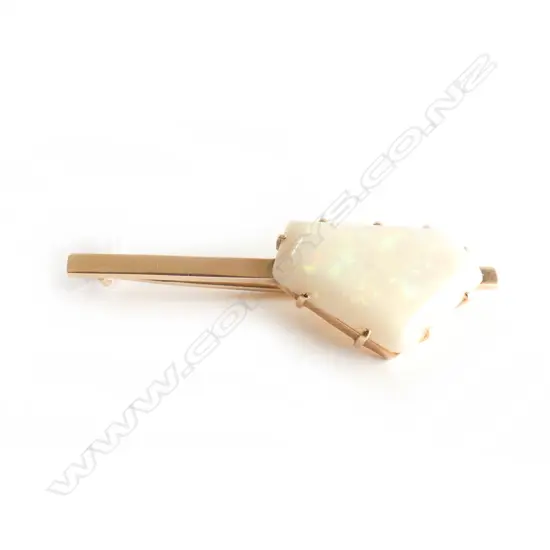 9CT GOLD AND OPAL BROOCH 