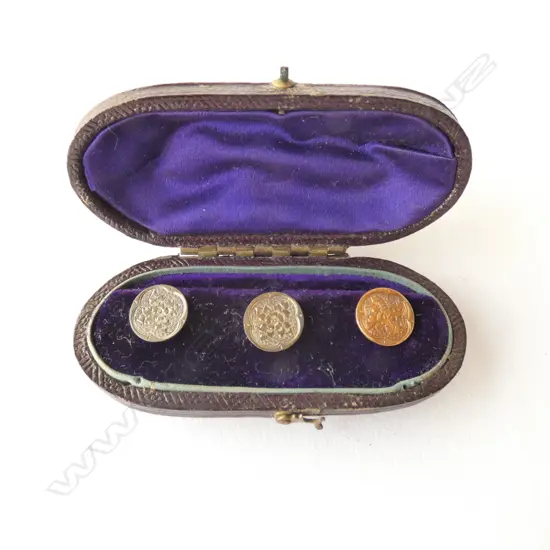 3 ANTIQUE 15CT GOLD DECORATIVE SHIRT STUDS CASED