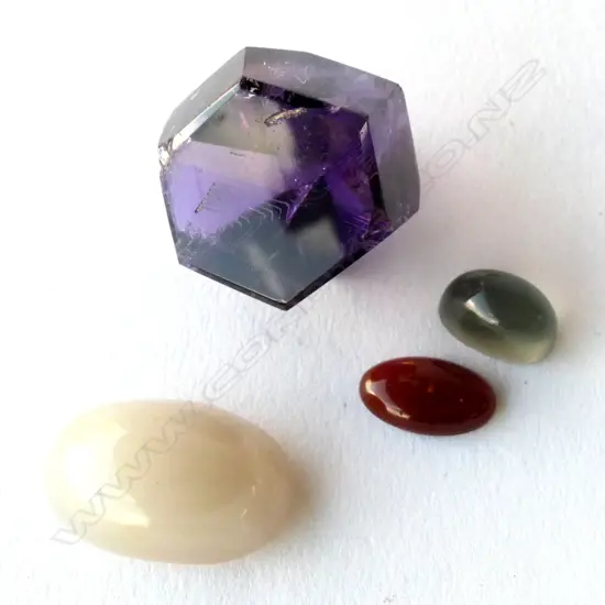 3 LOOSE CAB STONES & AMETHYST CRYSTAL 