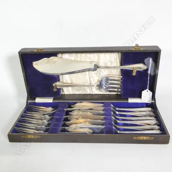 FISH CUTLERY SET & SERVERS, BOXED