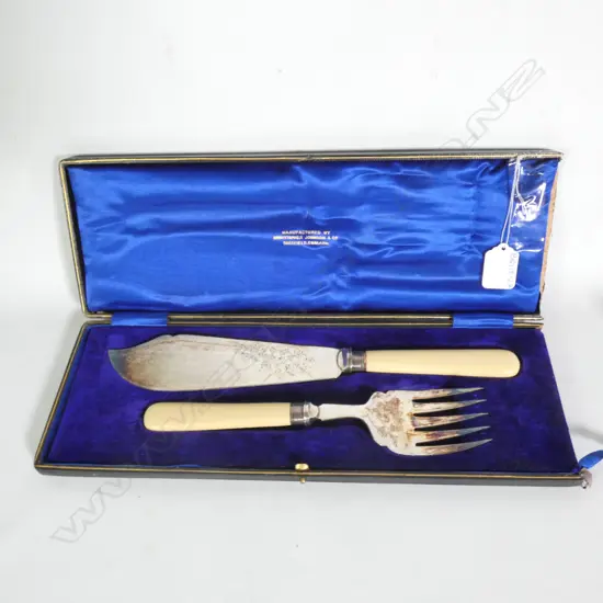 FISH SERVING SET, BOXED