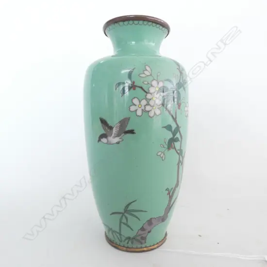 QUALITY JAPANESE CLOISONNE VASE (fine hairline cracks to enamel)