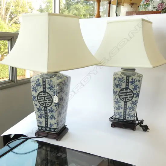 PAIR ORIENTAL STYLE CERAMIC BASE LAMPS & SHADES, H. 640MM