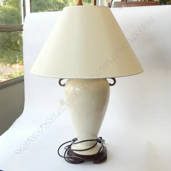 CERAMIC URN STYLE LAMP BASE & SHADE, H. 685MM