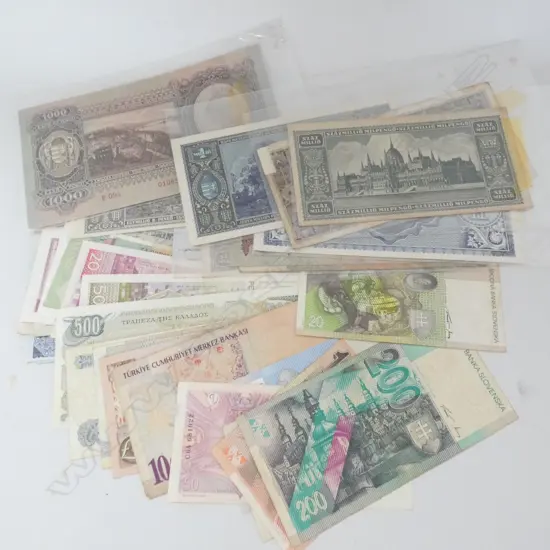 BAG MIXED CURRENCY, MIXED NATIONALITY NOTES 