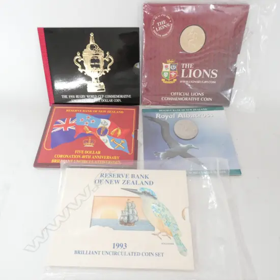 NZ RESERVE BANK UNC. COIN PRESENTATION PACKS, 1 SET, 3 $5, ETC.