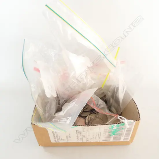 BOX OF VINTAGE WORLD COINAGE 2.8kgs