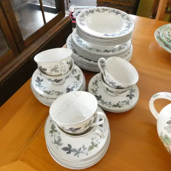 ROYAL DOULTON BURGUNDY PATTERN PART DINNER SET, 39 PCS.