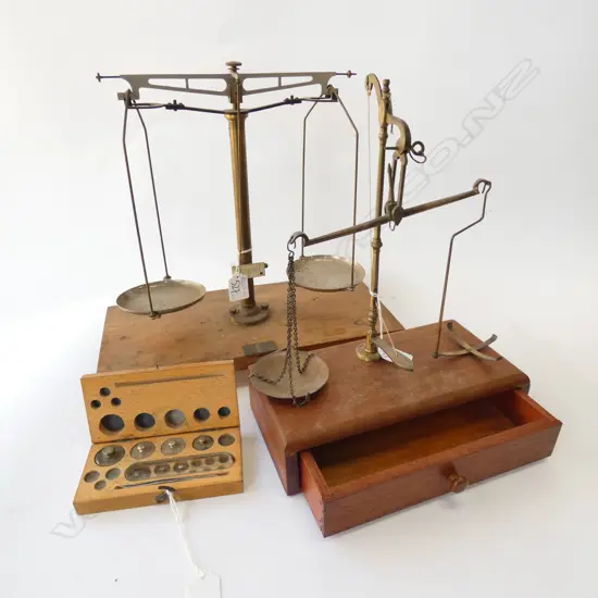 2 SCALES; BALANCE & BEAM ONE WITH SET OF WEIGHTS H. 350MM 
