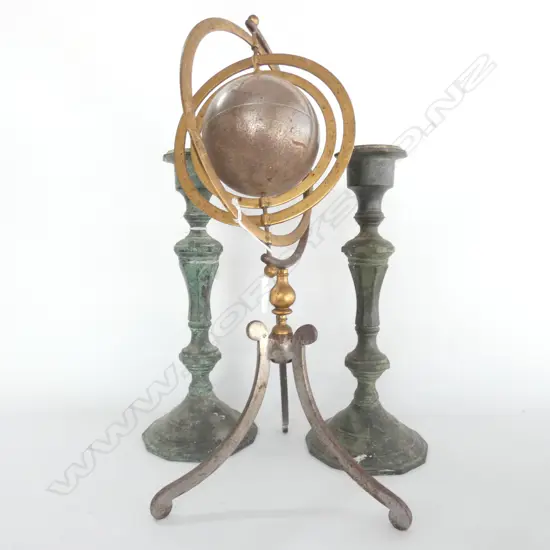 PR METAL CANDLESTICKS & GIMBALLED SPHERE H. 440MM
