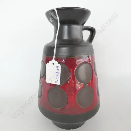 WEST GERMAN POTTERY VASE, RED ACCENTS, H. 215MM 