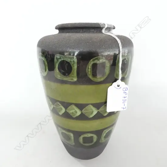 WEST GERMAN POTTERY VASE, OLIVE GREEN DESIGN, H. 205MM