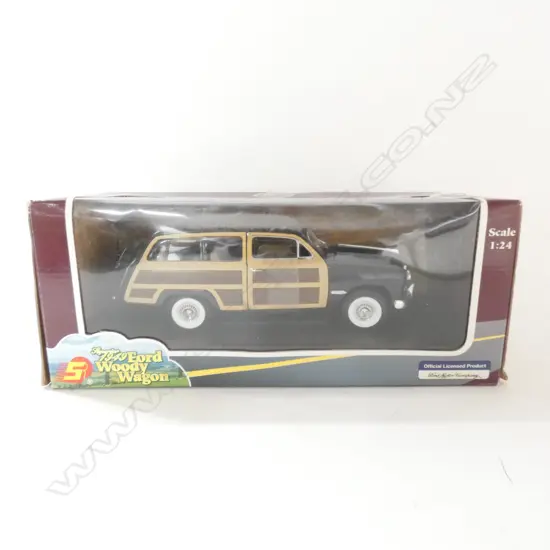 FORD WOODY WAGON, 1949, SCALE 1:24, BOXED 