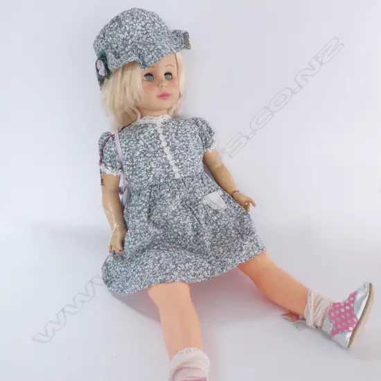 LARGE DOLL L. 780MM