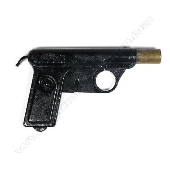 An early 20thC water pistol