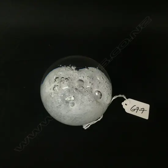 D & M HOGLUND NZ ART GLASS PAPERWEIGHT 