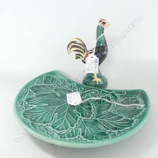 WEDGWOOD MAJOLICA HALF PLATE, L. 220MM & ETON COCK PIT