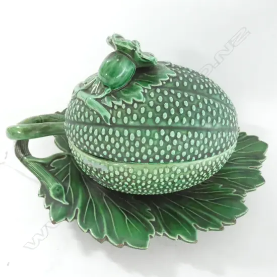 2 WEDGWOOD MAJOLICA PIECES  INCLUDES 1 GOURD LIDDED BOWL c1800. L.245mm