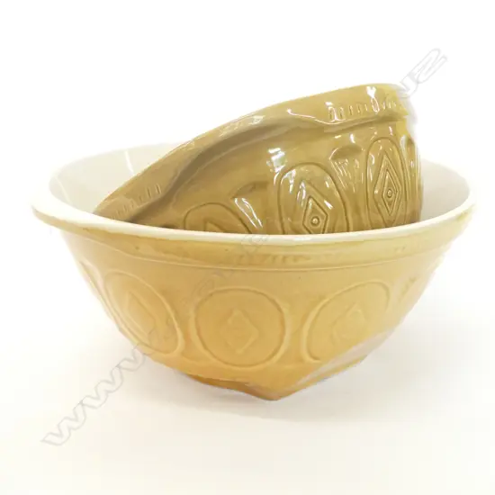 2 MASON CASH STYLE MIXING BOWLS 320MM DIA