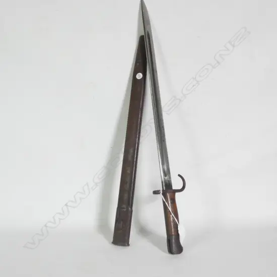 1907 PAT. MILITARY BAYONET LEATHER SCABBARD (19382)