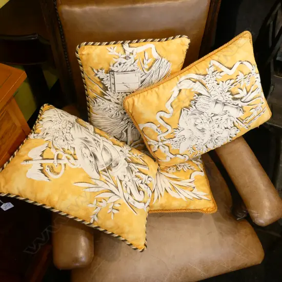 4 YELLOW CUSHIONS 