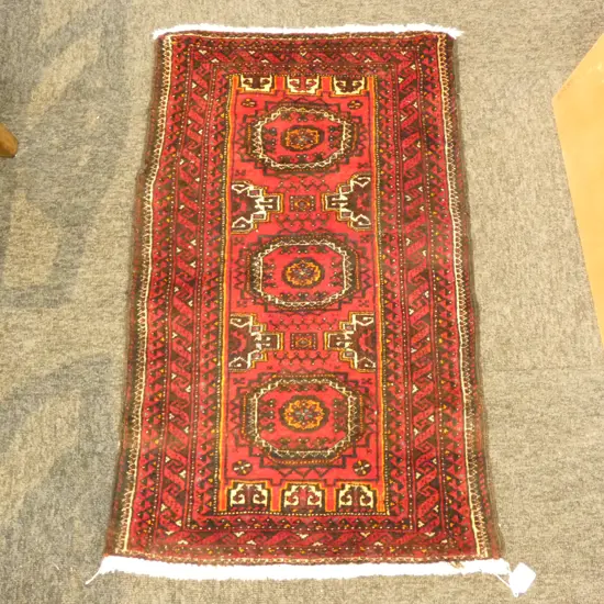 #251G PERSIAN BALOUCH HAND KNOTTED WOOL PILE RUG 880 X 500MM