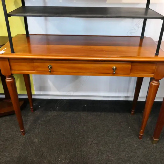 ROSE & HEATHER HALL TABLE L. 1100MM H. 750MM D. 400