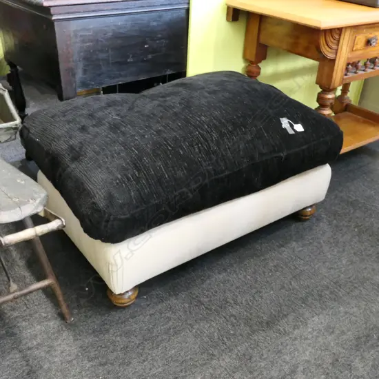 RECTANGULAR OTTOMAN WITH BLACK CUSHION 920 X 580MM
