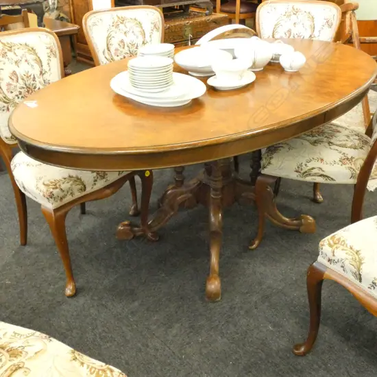COLONIAL STYLE OVAL DINING TABLE L. 1650MM