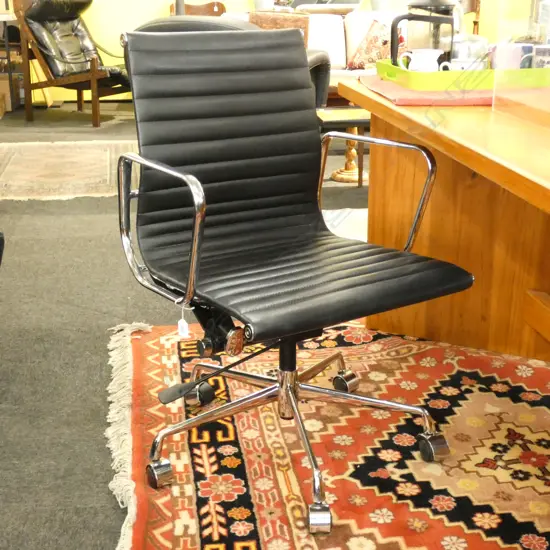 MODERN EAMES STYLE LEATHER OFFICE CHAIR 