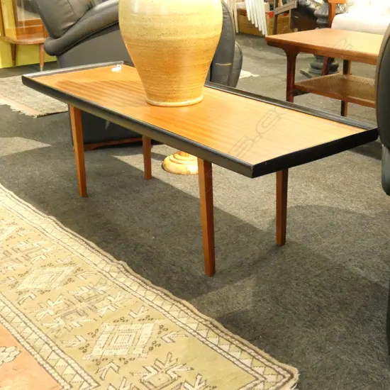MID CENTURY MAHOGANY COFFEE TABLE L. 1220MM