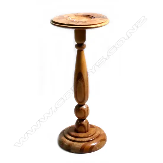 SM SOVEREIGN WARE TURNED WOODen STAND, SOME FAULTS, H. 490mm