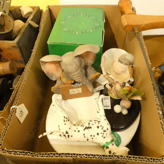 BOX LOT 3 FIGURES + MUG ETC