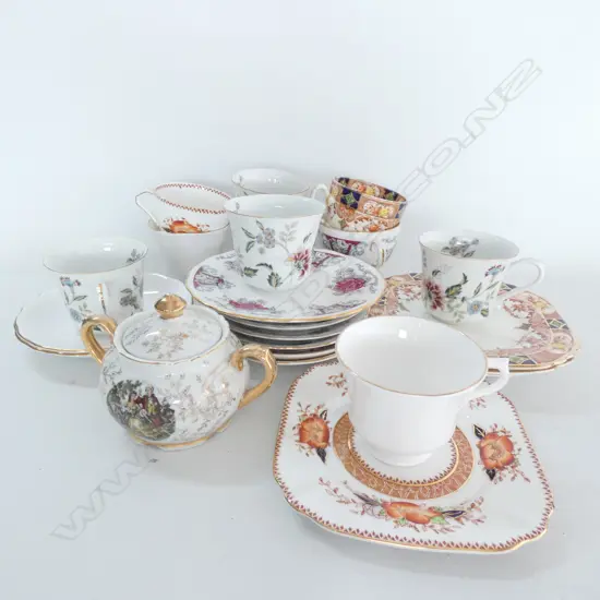 SMALL BOX LOT CHINA, TRIOS, ETC.