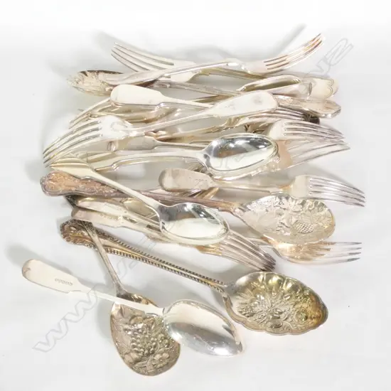 BOX LOOSE SILVER PLATE CUTLERY 
