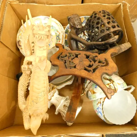 BOX ORIENTAL ITEMS, INCL CUPS & SAUCERS, WOODEN STAND