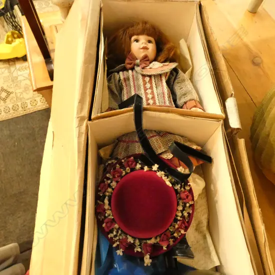 BOXED FRANKLIN HEIRLOOM DOLL H 600 MM