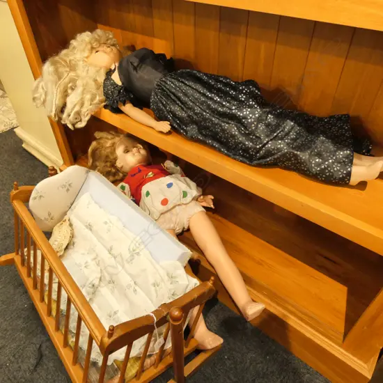 DOLLS BED /CRIB /WITH 2 TALL DOLLS
