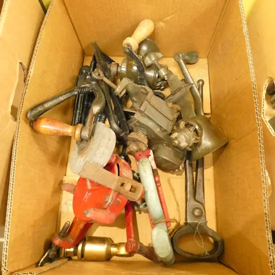 BOX LOT ASST. VINTAGE TOOLS; GRINDING WHEEL, MINCERS ETC