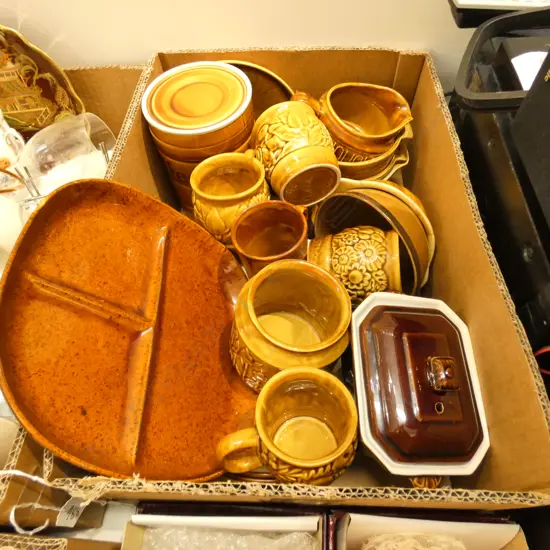 BOX LOT ASST. CROWN LYNN ETC