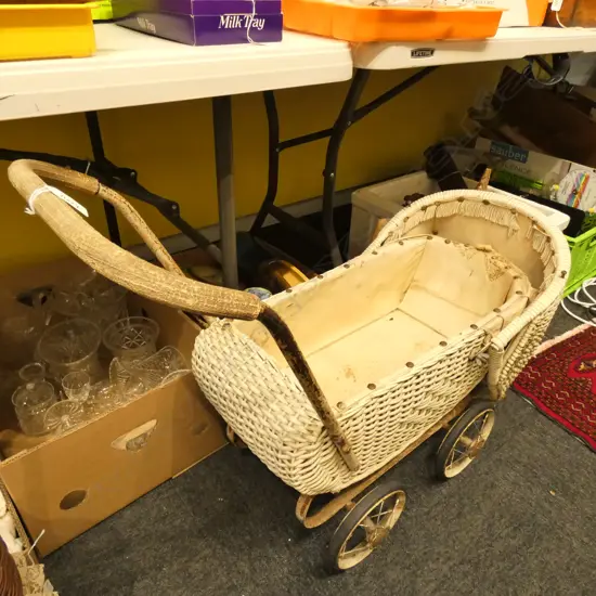 VINTAGE CANE DOLLS PRAM 