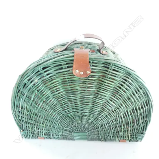 GREEN WICKER BASKET PICNIC SET,  W. 480MM