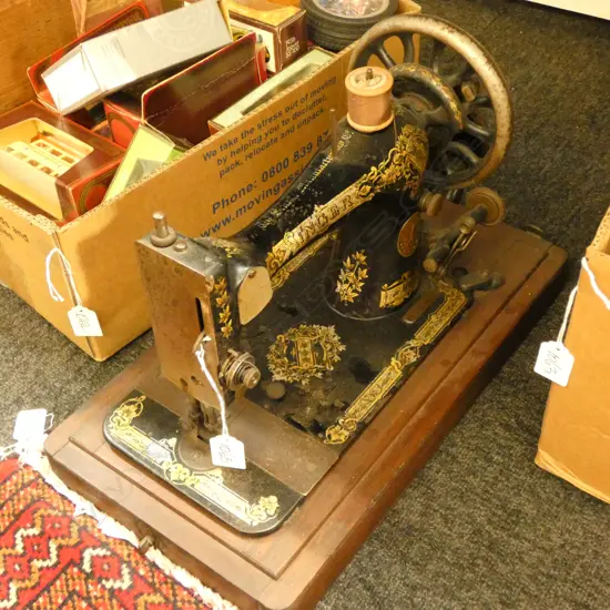 SINGER SEWING MACHINE L. 440MM