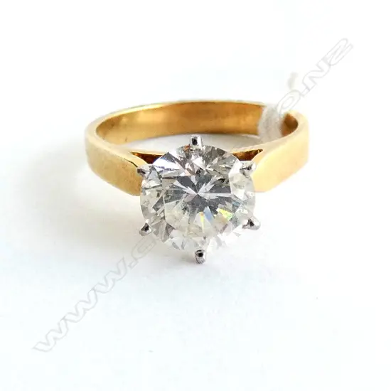 18 ct ring, total weight 4.5 gms lge faux diamond