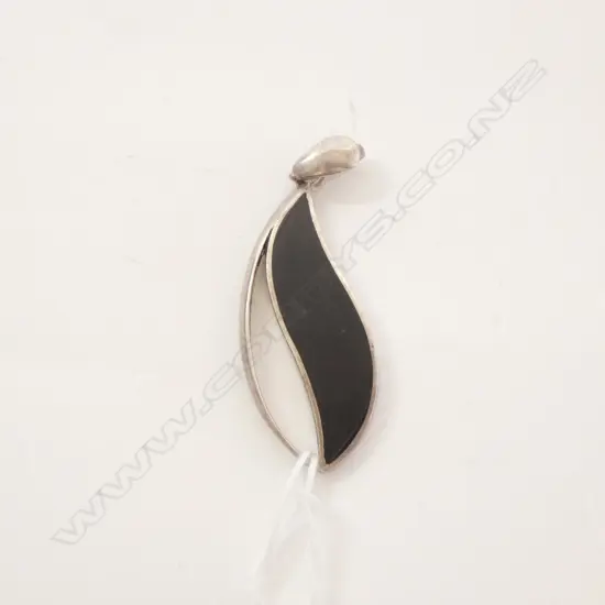 Stylish Sterling silver pendant