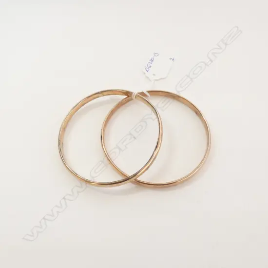 2 VINTAGE 9CT ON SILVER BANGLES